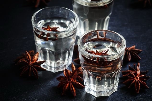 La Embriaguez de la Sabiduría: Un Viaje Filosófico por los Mejores Licores&nbsp;Digestivos